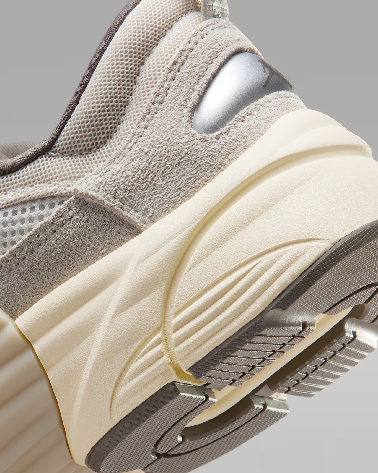 IB3722-101 Nike Jordan Trunner O/S Light Orewood Brown (Men's)