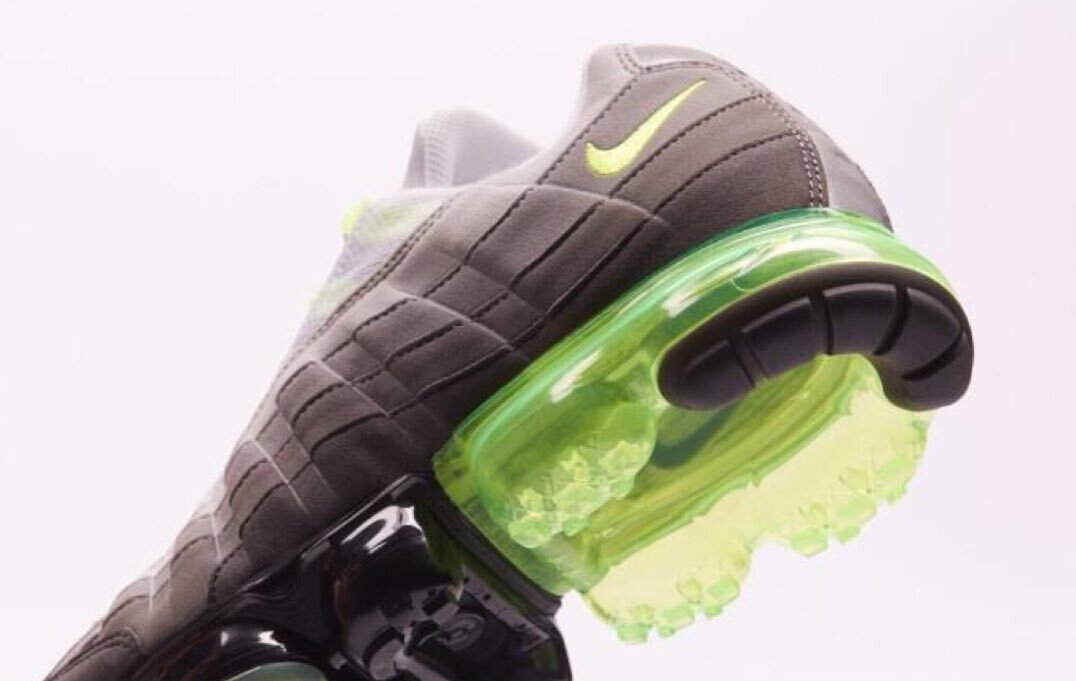 AJ7292-001 Nike Air Vapormax 95 Neon (Men's)