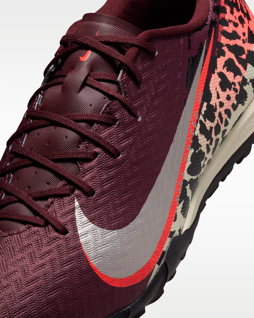 IO9328-661 Nike United Mercurial Vapor 16 Academy Burgundy Crush (Men's)