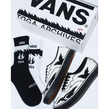 TC32-AJ520 TOGA �~ Vans Authentic White Black (with Socks Pair Set)