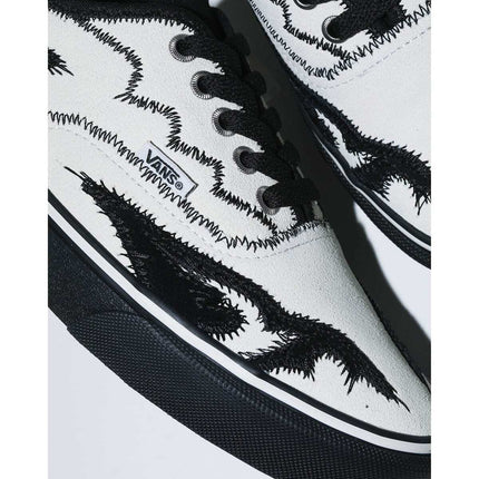 TC32-AJ520 TOGA �~ Vans Authentic White Black (with Socks Pair Set)