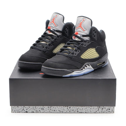 845035-003 Nike Air Jordan 5 Retro OG Black Fire Red Metallic Silver (Men's)