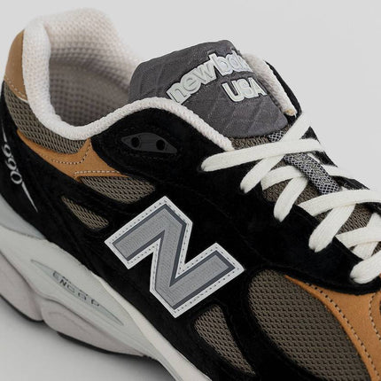 M990BB3 New Balance 990V3 Black Tan