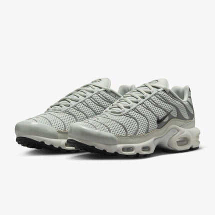 FV8480-002 Nike Air Max Plus Light Silver Chrome Light Bone Black (Women's)