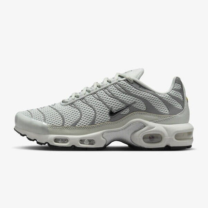 FV8480-002 Nike Air Max Plus Light Silver Chrome Light Bone Black (Women's)