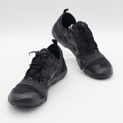 MT10OIS ISSEY MIYAKE New Balance MT10O Black (Men's)