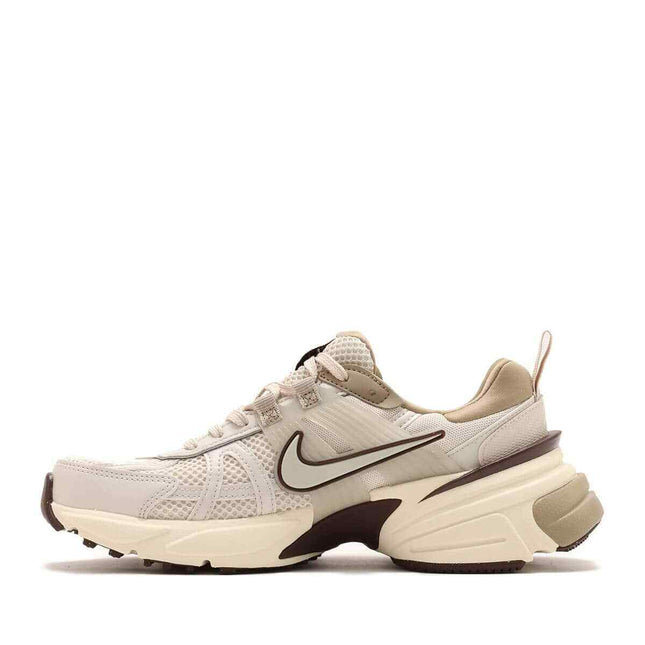 FD0736-103 Nike V2K Run Light All Wood Brown Khaki Earth Light Bone (Women's)