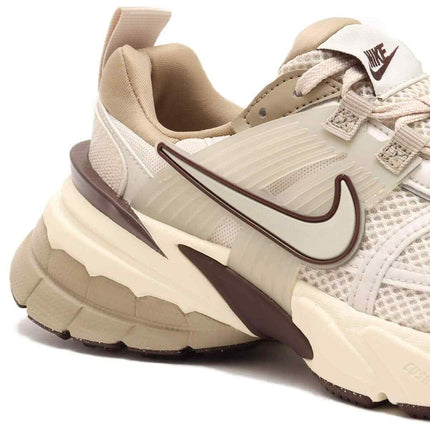 FD0736-103 Nike V2K Run Light All Wood Brown Khaki Earth Light Bone (Women's)