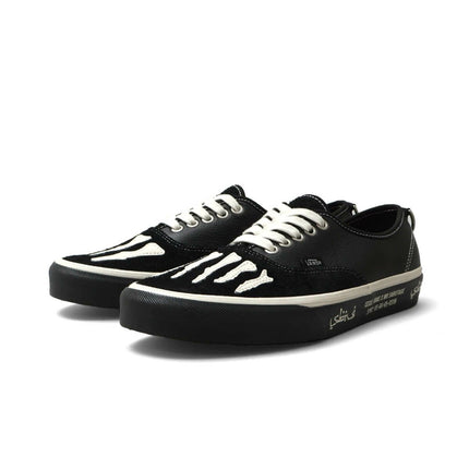 VN000BW5BPR Mark SBTG Vans Authentic Black Mars (Men's)