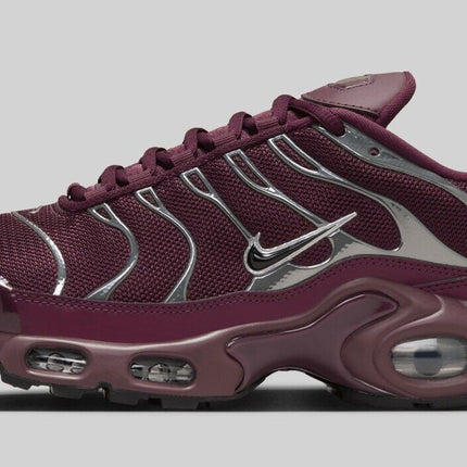 HJ9743-600 Nike Air Max Plus SE Night Maroon Dark Team Red Metallic (Women's)