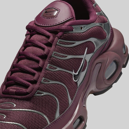 HJ9743-600 Nike Air Max Plus SE Night Maroon Dark Team Red Metallic (Women's)