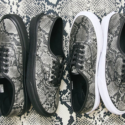 688082-0001 BILLY'S Exclusive Vans Authentic Year of the Snake Black (Men's)