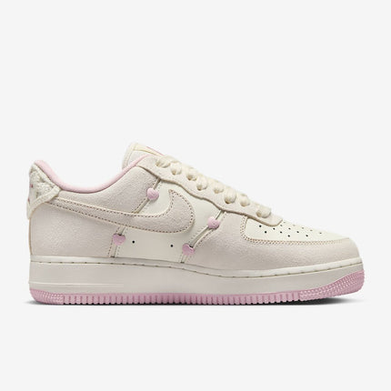 HV5992-111 Nike Women's Air Force 1 �f07 LX Valentine�fs Day (Women's)