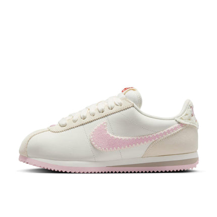 HV6012-161 Nike Women's Cortez Valentine's Day (Women's)