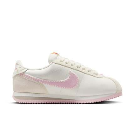 HV6012-161 Nike Women's Cortez Valentine's Day (Women's)